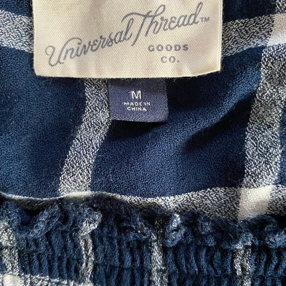 Universal Threads Flannel Patterned Top - Picture 3 of 3